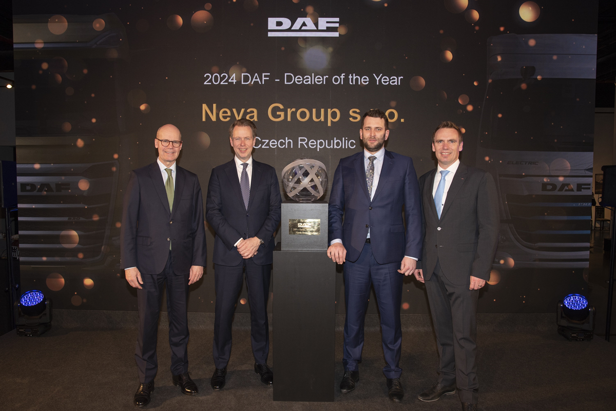 DAF names International Dealers of the Year 2024